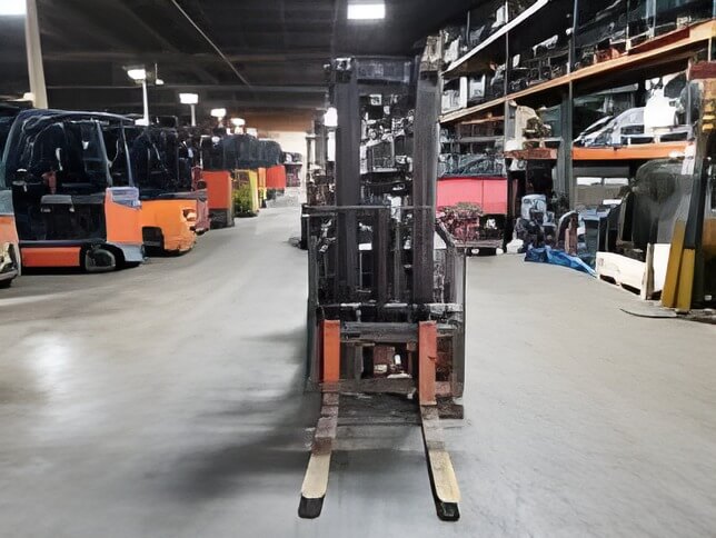 2017 Toyota 8FBE15U - 3 Wheel Electric Forklift - Image 2