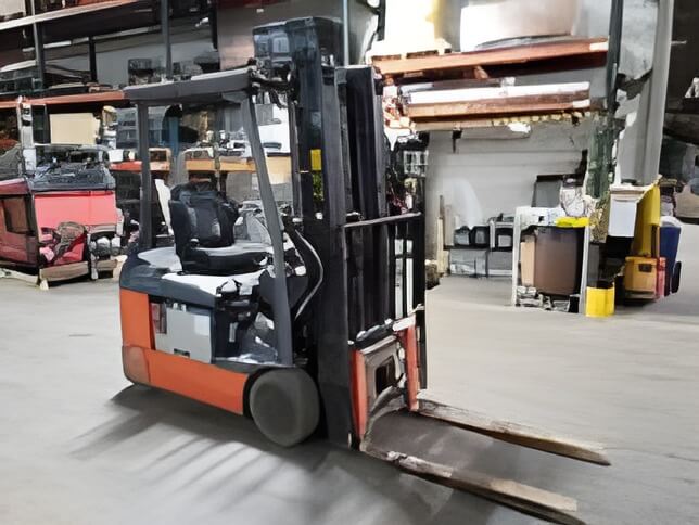 2017 Toyota 8FBE15U - 3 Wheel Electric Forklift - Image 3