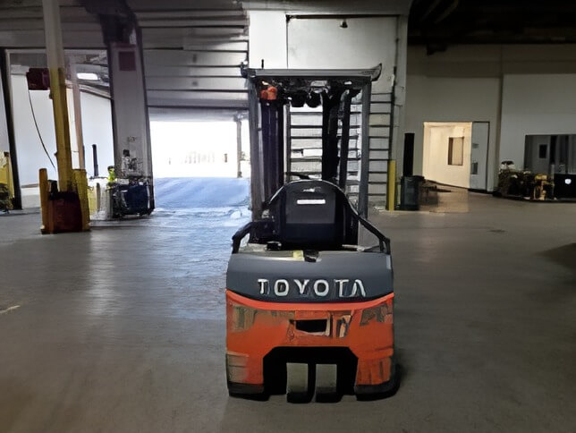 2017 Toyota 8FBE15U - 3 Wheel Electric Forklift - Image 4