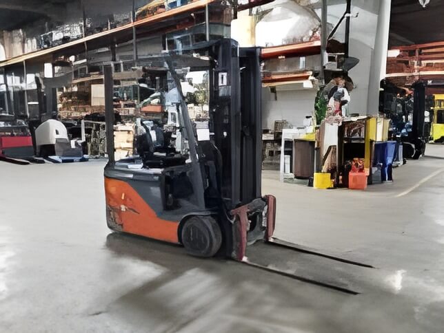 2017 Toyota 8FBE15U - 3 Wheel Electric Forklift - Image 3
