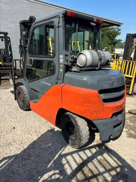 2017 Toyota 8FGU35 - Pneumatic Propane Forklift - Image 3