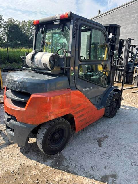 2017 Toyota 8FGU35 - Pneumatic Propane Forklift - Image 4