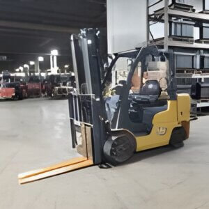 2020 Caterpillar 2C8000-SWB - Cushion Propane Forklift