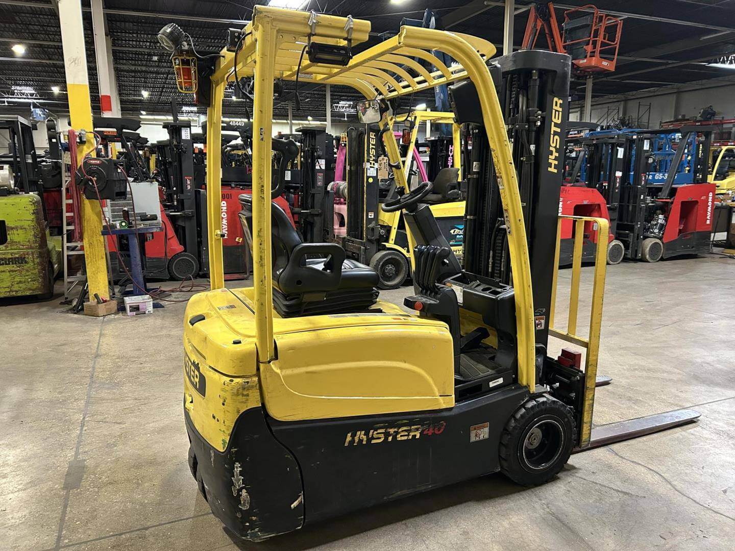 2020 Hyster J40XNT - 3 Wheel Electric Forklift - Image 3