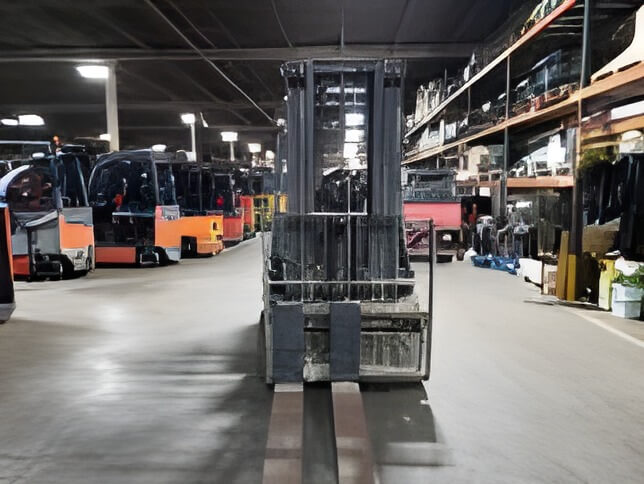 2020 Toyota 7FBCU35 - 4 Wheel Electric Sit-Down Forklift - Image 2