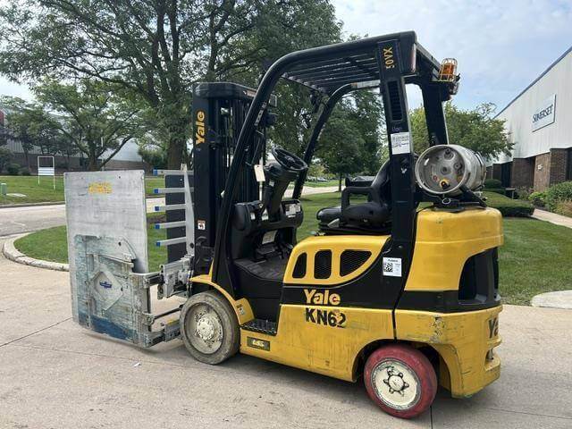 2021 Yale GLC050VXNKSE083 - Cushion Propane Forklift - Image 2