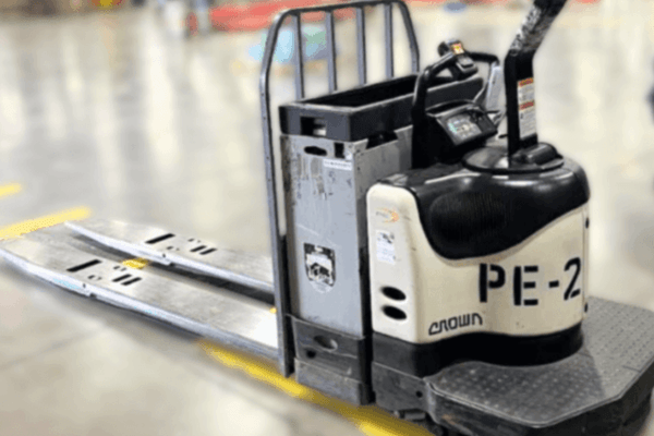 Compare popular used electric forklift models by warehouse task