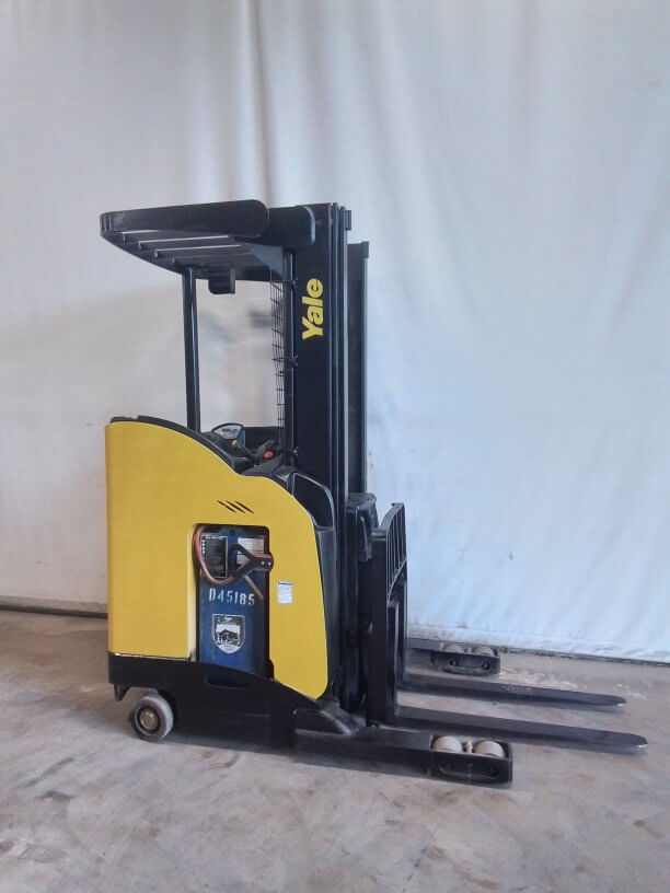 2015 Yale NR040DBNS24TE091 - Narrow Aisle Reach Truck - Image 3