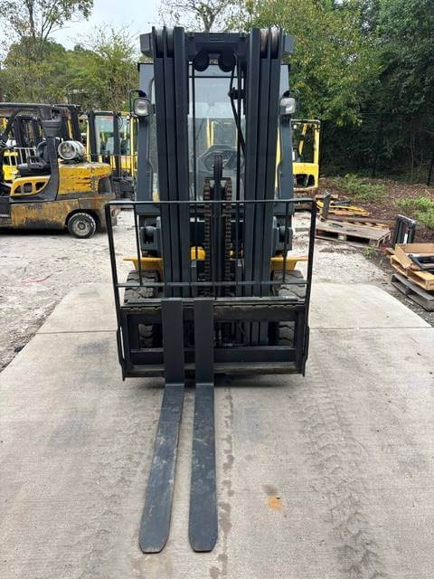 2010 Komatsu FD40ZT-7 Pneumatic Diesel Forklift - Image 3