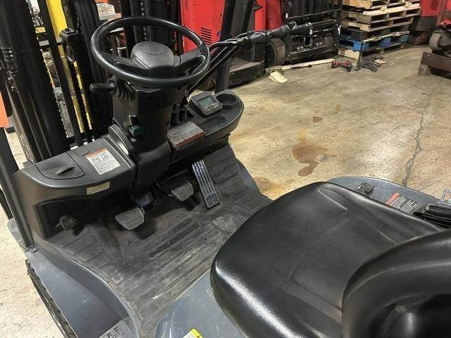 2016 Toyota 8FGCU25 - Cushion Propane Forklift - Image 2