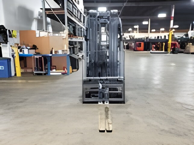 2017 Toyota 8FBE20U - 3 Wheel Electric Forklift - Image 2