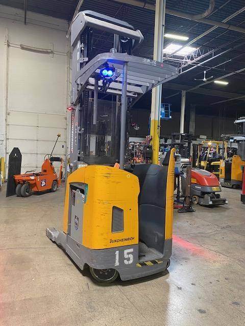 2019 Jungheinrich ETR345A - Narrow Aisle Narrow Aisle Stand-Up Forklift - Image 4