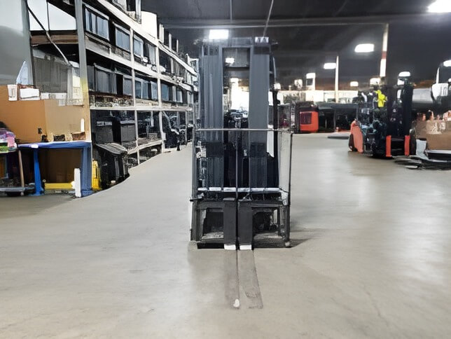 2020 Raymond 4460-C30QM - 3 Wheel Electric Forklift - Image 2