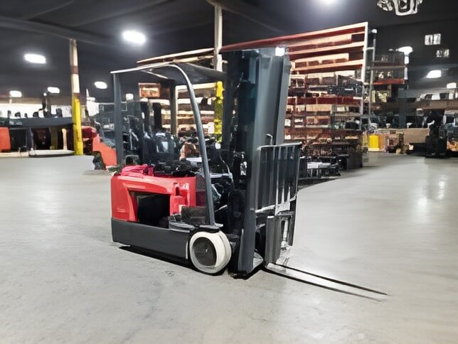 2020 Raymond 4460-C30QM - 3 Wheel Electric Forklift - Image 3
