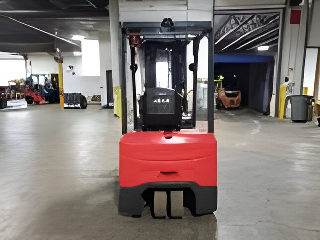 2020 Raymond 4460-C30QM - 3 Wheel Electric Forklift - Image 4