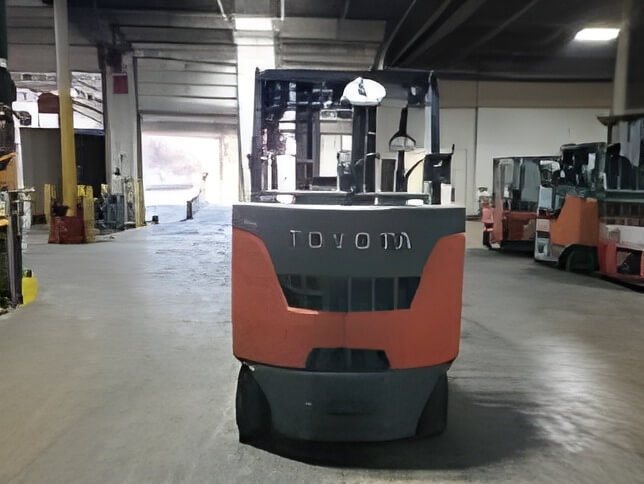 2020 Toyota 8FGC35U-BCS - Cushion Propane Forklift - Image 4