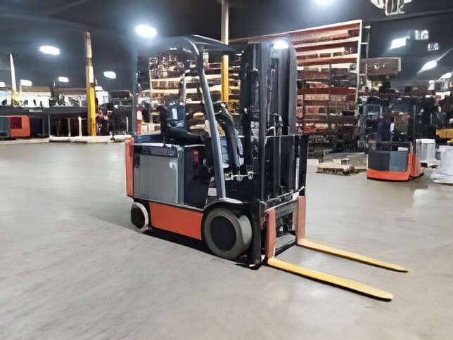 2021 Toyota 8FBCU20 - 4 Wheel Electric Sit-Down Forklift - Image 3