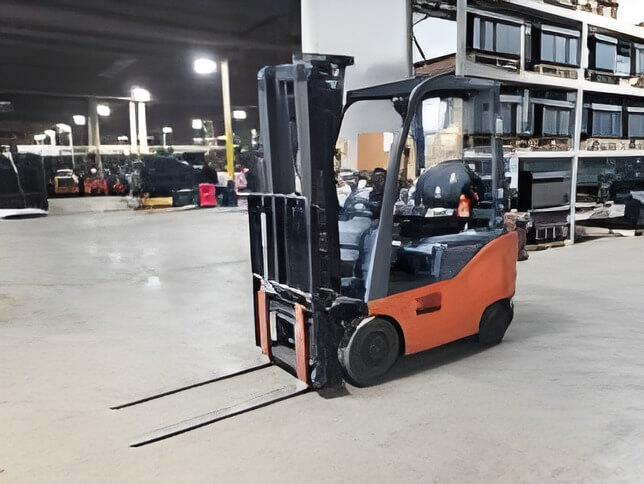 2023 Toyota 50-8FGCU15 - Cushion Propane Forklift - Image 3