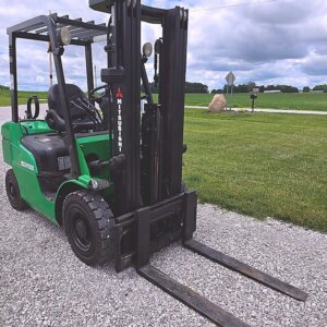 2013 Mitsubishi FG25N - Pneumatic Propane Forklift
