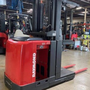 2015 Raymond 540OPC30TT - Narrow Aisle Stand Up Forklift