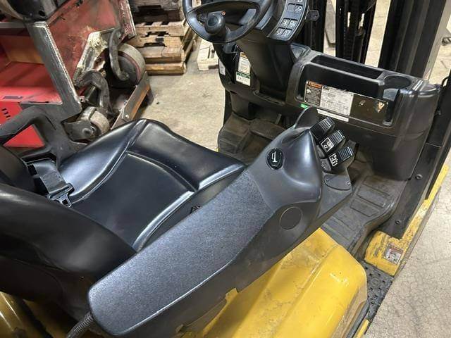 2017 Yale GLC050VXNDAE083 - Cushion Propane Forklift - Image 3