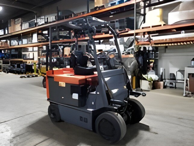 2018 Toyota 7FBCU35 - 4 Wheel Electric Sit-Down Forklift - Image 3