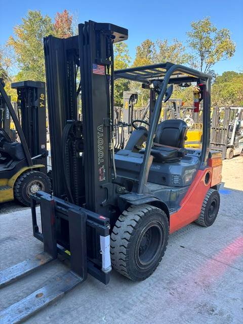 2021 Toyota 8FDU30 - Pneumatic Diesel Forklift