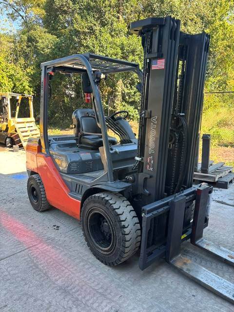 2021 Toyota 8FDU30 - Pneumatic Diesel Forklift - Image 2