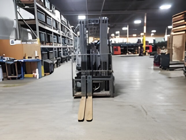 2022 Toyota 7FBCU35 - 4 Wheel Electric Sit-Down Forklift - Image 2