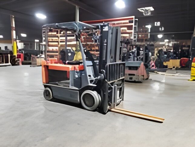 2022 Toyota 7FBCU35 - 4 Wheel Electric Sit-Down Forklift - Image 3