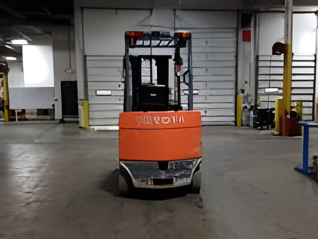 2022 Toyota 7FBCU35 - 4 Wheel Electric Sit-Down Forklift - Image 4