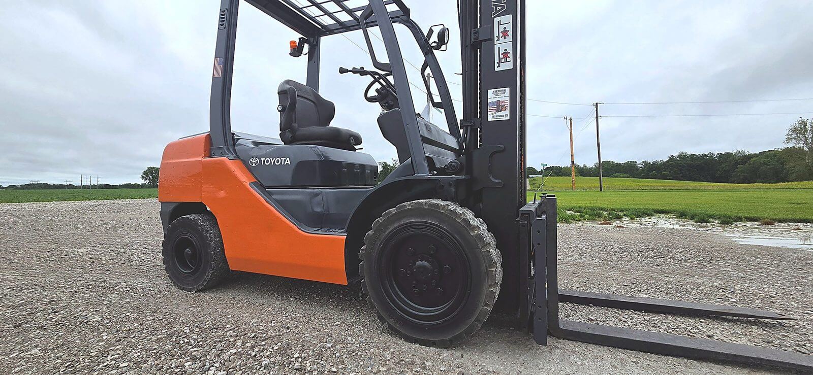 2014 TOYOTA 8FDu30 - Pneumatic Diesel Forklift